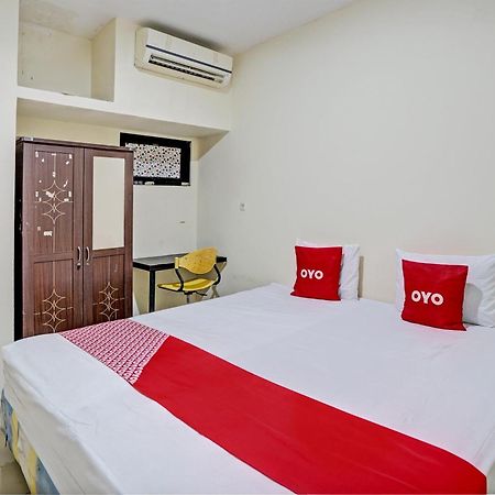 Oyo 93112 Garden Homestay 3 Merlion Сурабая Экстерьер фото