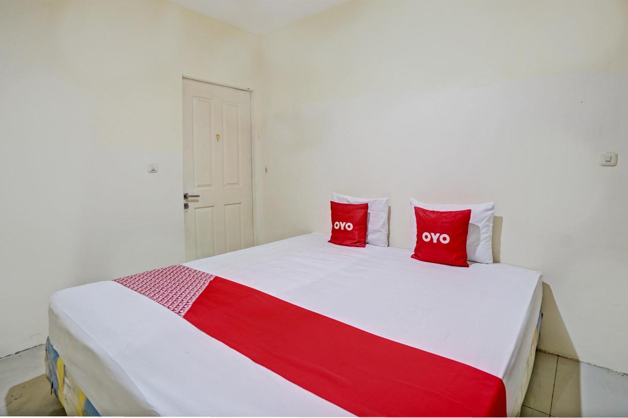 Oyo 93112 Garden Homestay 3 Merlion Сурабая Экстерьер фото