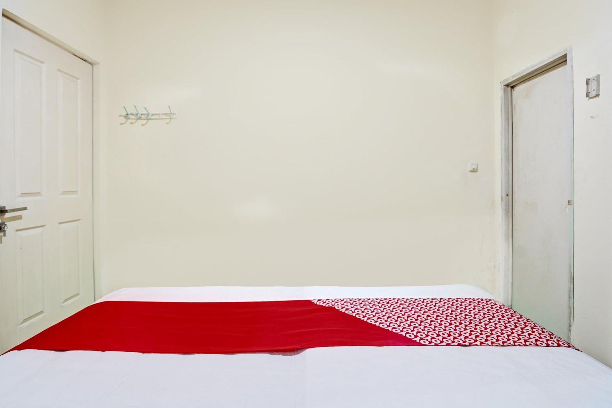 Oyo 93112 Garden Homestay 3 Merlion Сурабая Экстерьер фото