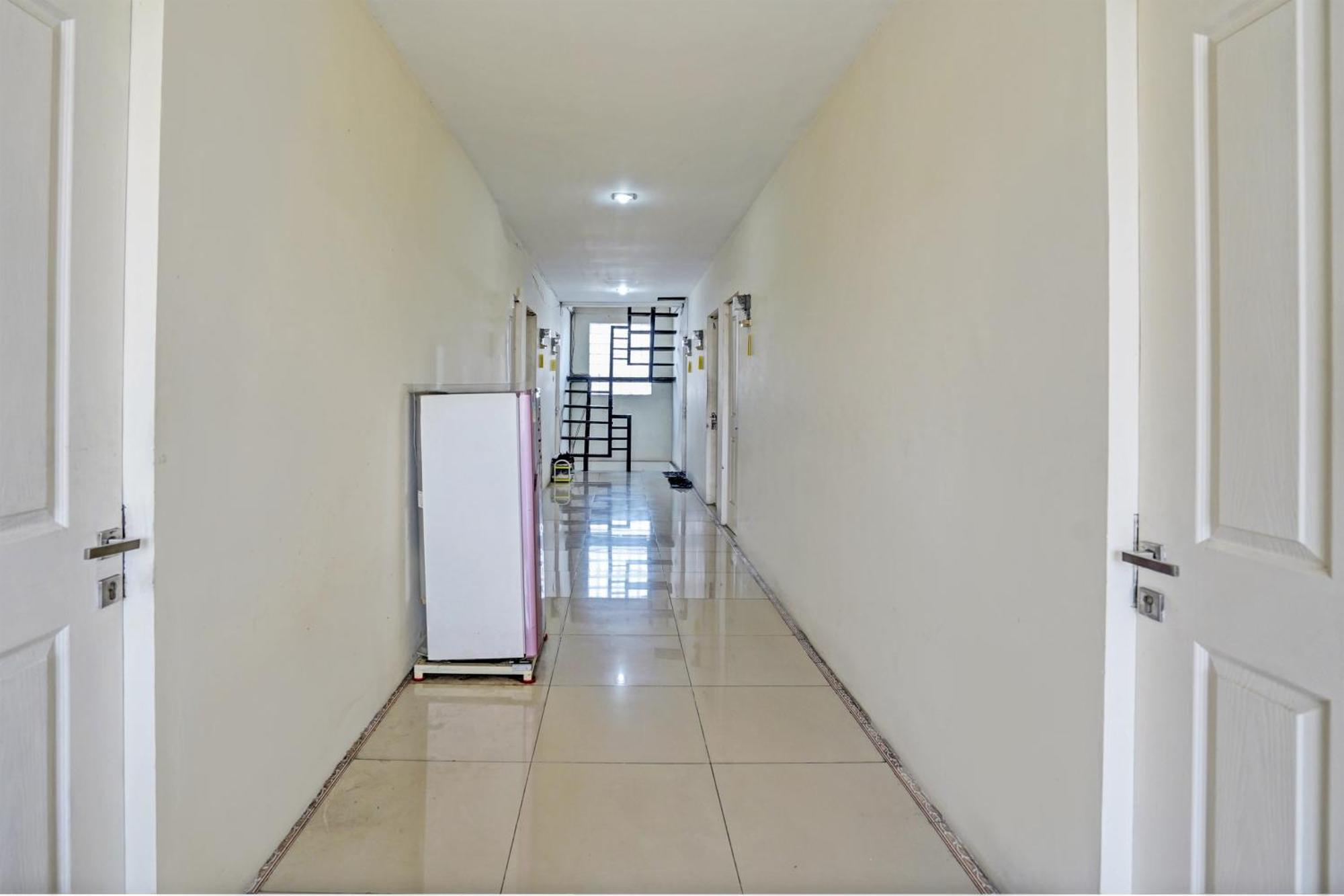 Oyo 93112 Garden Homestay 3 Merlion Сурабая Экстерьер фото
